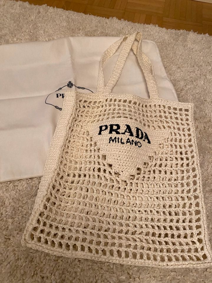 Prada Tasche Raffiabast weiß in Bamberg