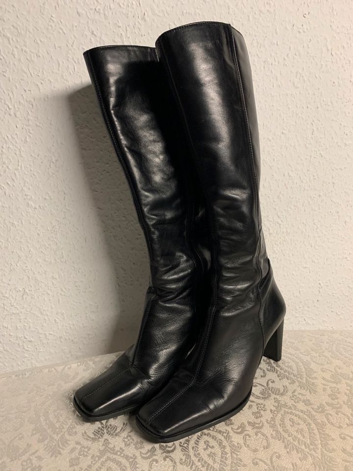 Lederstiefel von FANTASY SHOES/Größe 38/Stiefel/Stiefeletten in Berlin