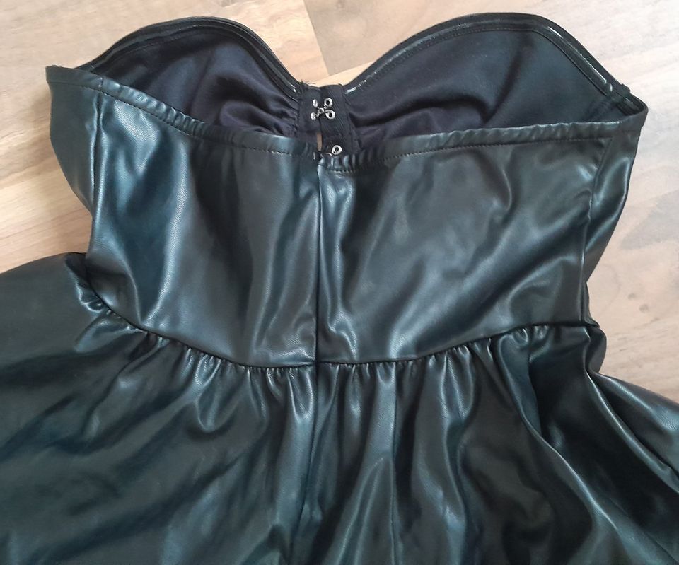 Kleid, Bandeaukleid, Latexoptik in Braunschweig