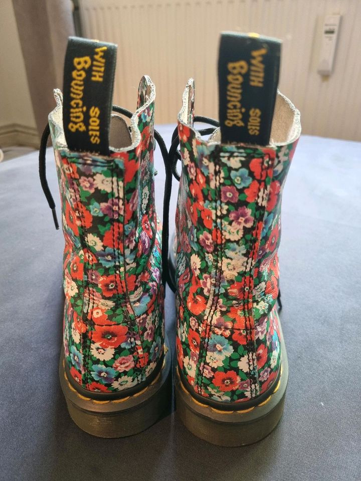 Dr. Martens Größe 40 in Hamburg