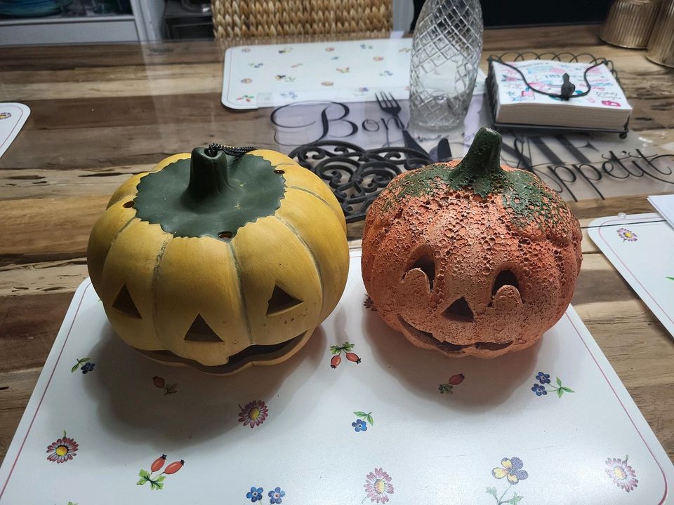 2 Keramik Kürbisse zur deko in Grafenrheinfeld