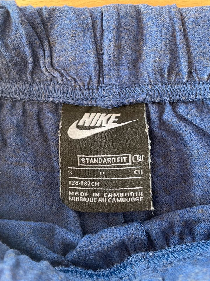 Nike Sport-Short Gr. 128  Mädchen in Hermeskeil