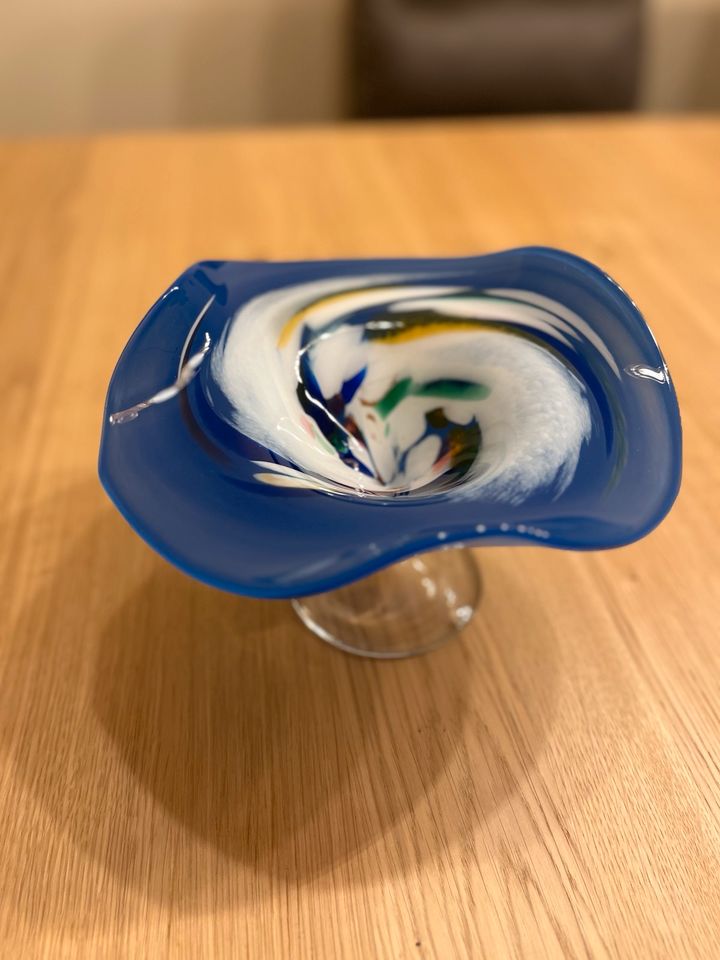 Dekorative Glasschale, Schale, Glas mit Fuß in Bous