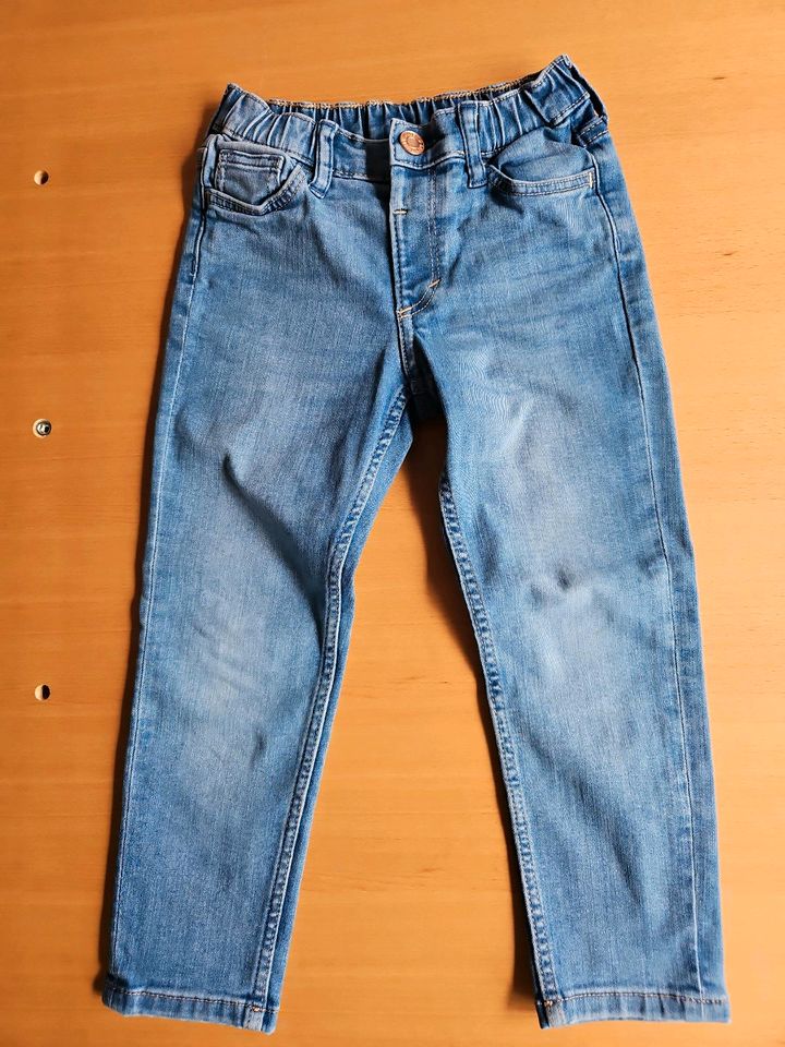 Jeans von H&M, Größe 104 in Bornheim