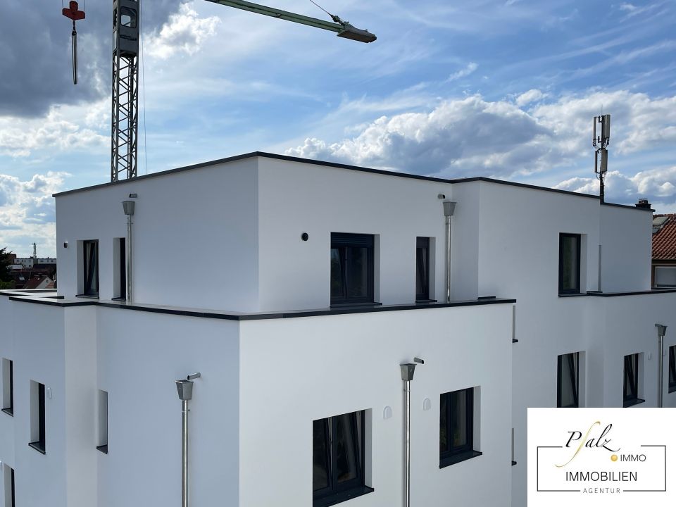 NEUBAU - energieeffiziente 3-Zimmer-Wohnung mit Balkon und Weitblick! in Pirmasens