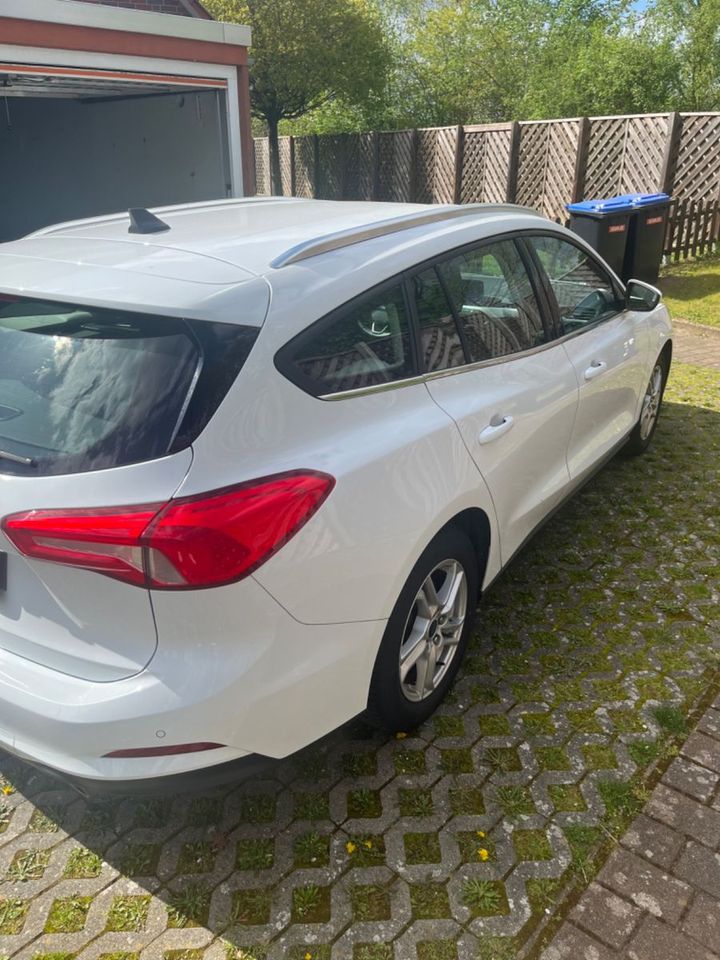 Ford Focus 1,0 EcoBoost 74kW Cool & Connect Turni... in Edemissen