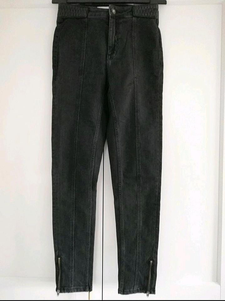 NEU 36 S 28 ZARA Skinny Slim Fit High Waist Jeans Schwarz in Konstanz