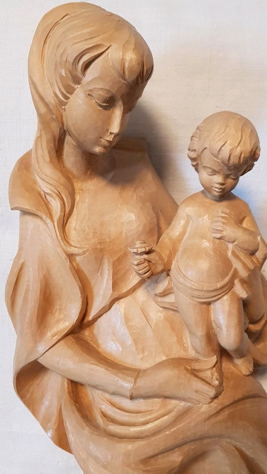 Geschnitzte Madonna mit Kind, Maria mit Jesuskind, Heiligen Figur in München