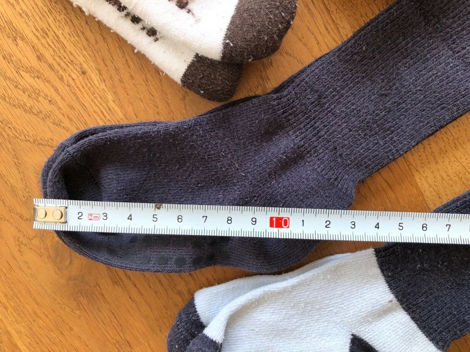 5 Paar Babysocken Antirutsch H&M in Hamburg