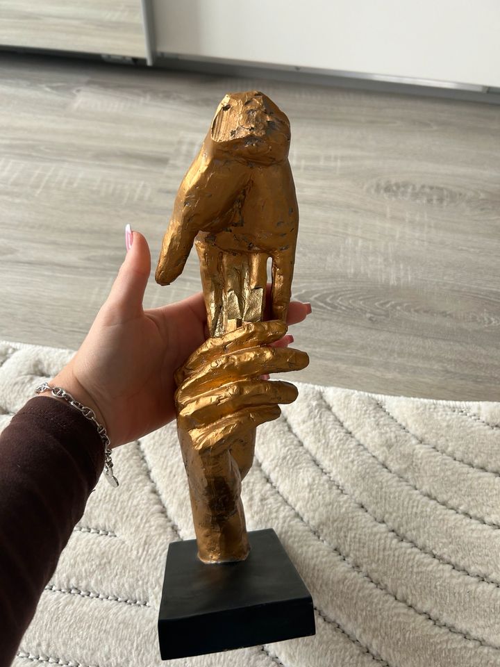 Deko Skulptur Gold "Skulptur two Hands" in Burgdorf