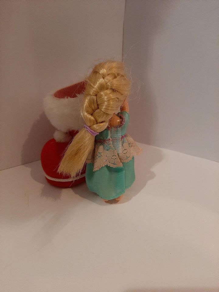 Barbie Puppe Weihnachten Geschenk Mattel Kleid in Berlin