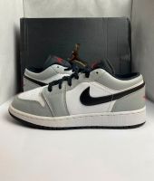 ✅Nike Jordan 1 Low GS Light Smoke Grey (Grau/Weiß) 38,5 / 6,5Y Sachsen - Treuen Vorschau