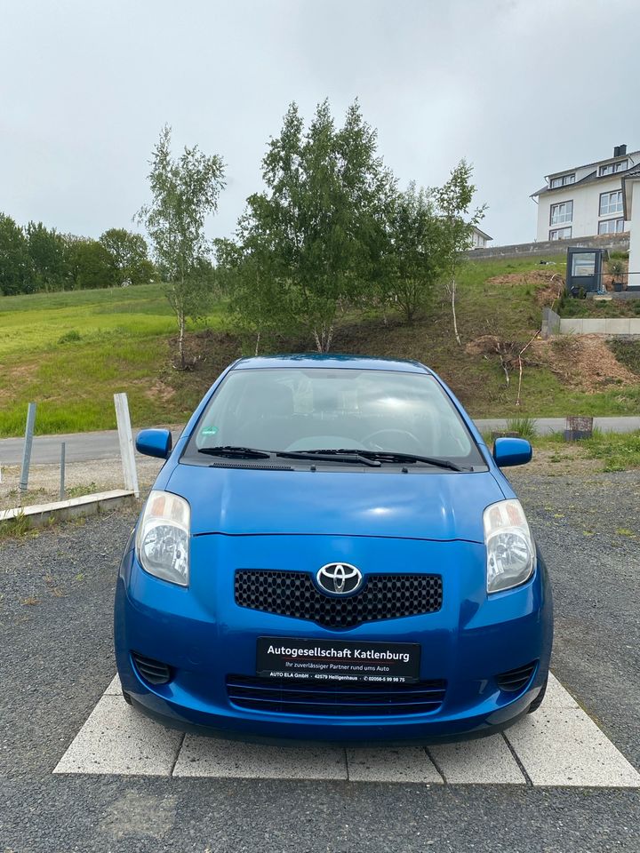 Toyota Yaris "nur 56000 km'' Schekheft gepflegt in Katlenburg-Lindau