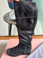 Miu Miu Luxus-Stiefel schwarz mit Nieten Gr. 39 Essen - Bredeney Vorschau