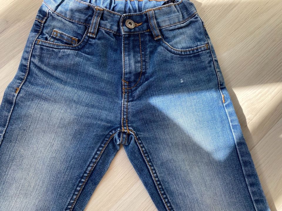 Shorts aus Jeans, kurze Hose, Sommer, Junge, Gr. 116 in Leingarten