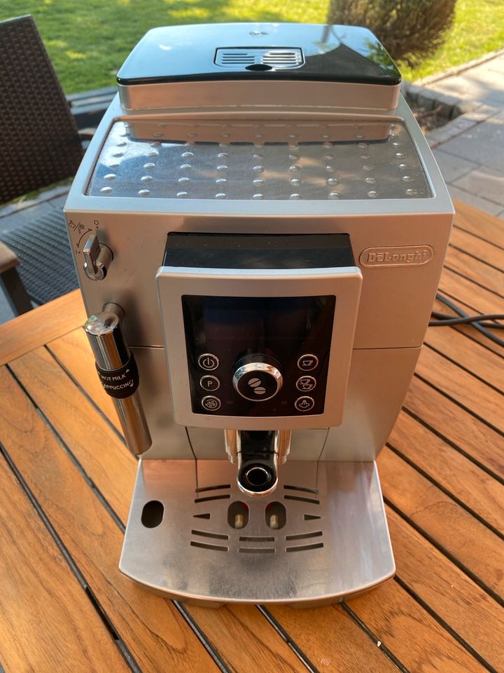 Kaffeevollautomat deLonghi in Kalletal