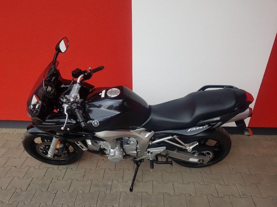 Yamaha FZ6 FAZER SUPER ZUSTAND ZWEIRAD HASSEMER in Malchin