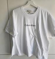 Calvin Klein Damen T-Shirt NEU cropped oversized Boxy Fit Gr. XL Hessen - Rodenbach Vorschau