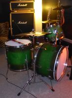 Drum-Set (Blackbeat, gebraucht) inkl. Snare und Becken Hessen - Wehrheim Vorschau