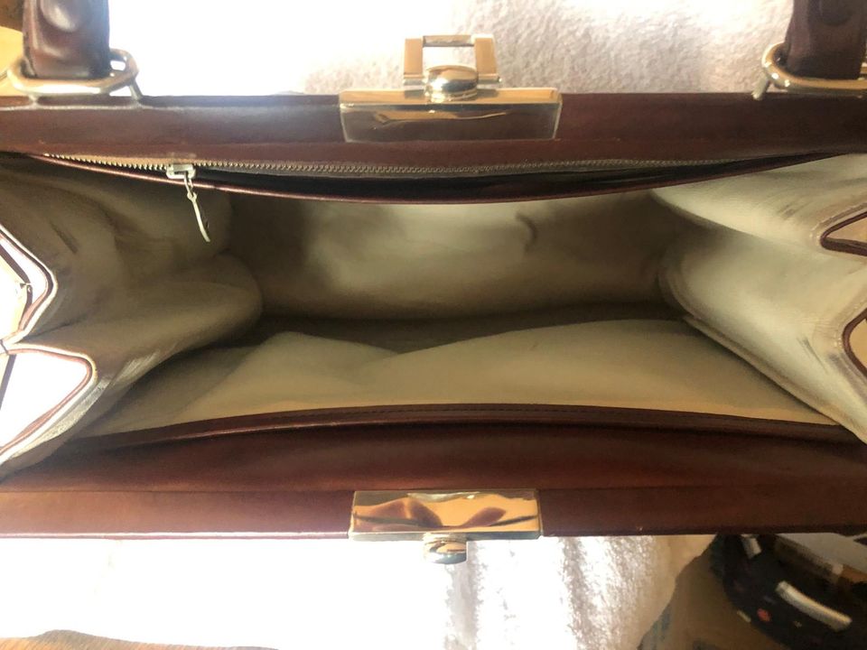 Vintage Lederhandtasche 60er Jahre in Saarbrücken