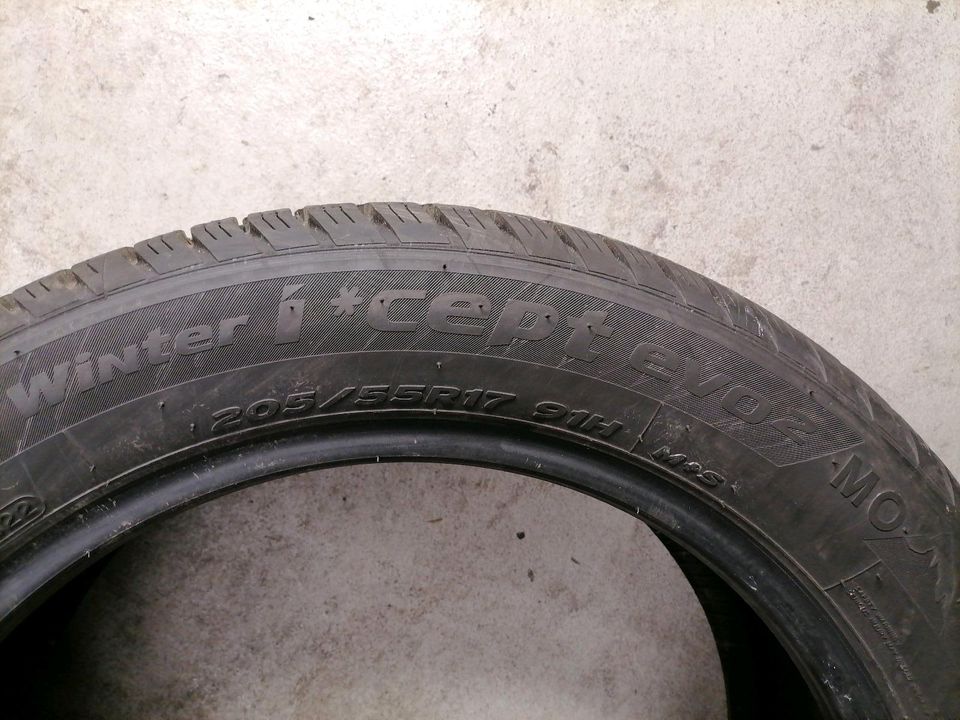 2022 / 7,5 mm / Hankook -2x 205/55 R17 91H Winterreifen in Böblingen