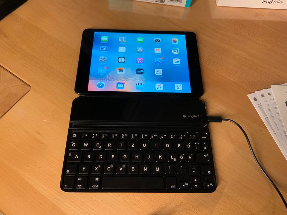 Apple iPad mini Wi-Fi Cellular 16GB Black und Tastatur!! in Dichtelbach