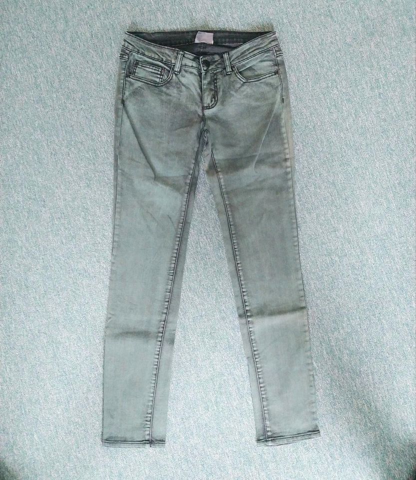 Jeans in Grün-Schwarz Gr. 38/40 neuwertig in Tangermünde