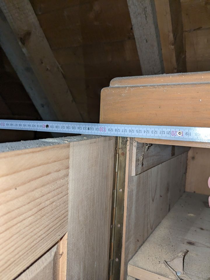 Holzschrank vom Dachboden zu verschenken - Beschreibung beachten in Schopfloch