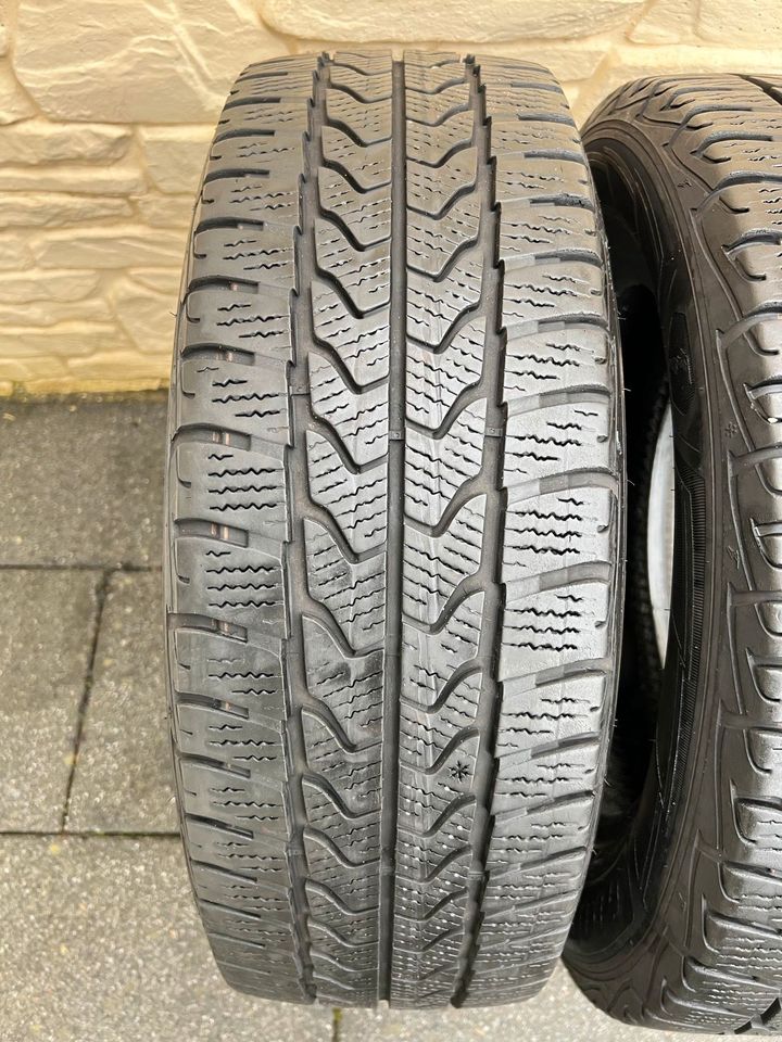 2x 205 65 R16C 107/105T Winterreifen Goodyear 5,5mm DOT:3619 in Meschede