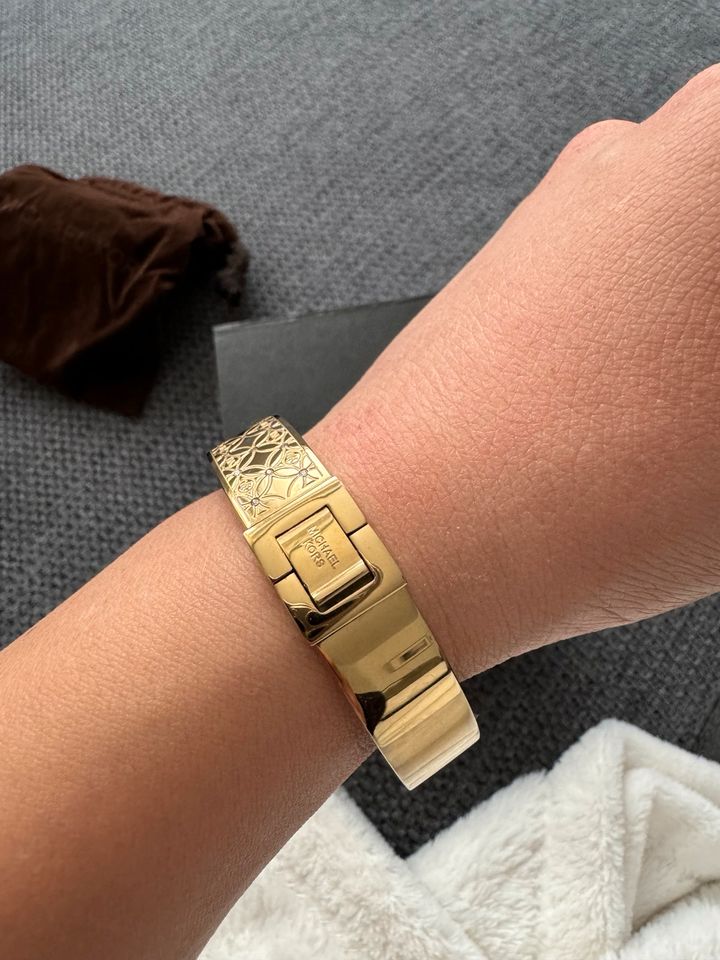 Michael Kors Gold Armreifen in München