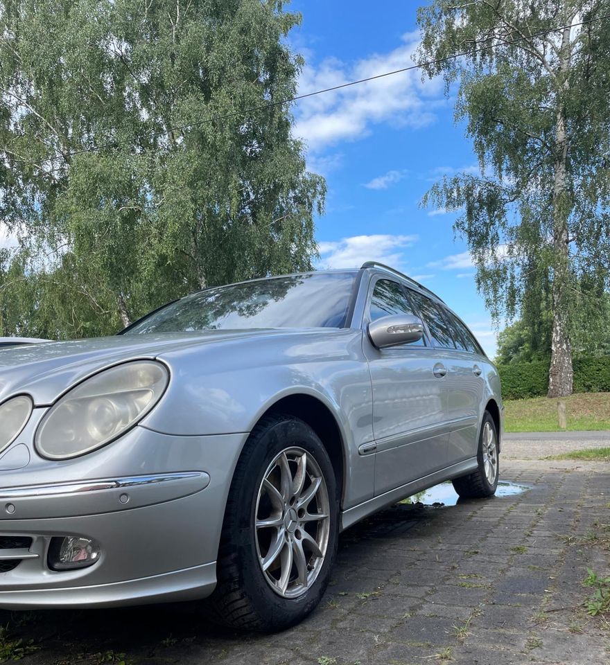 Mercedes E  w211 Allrad Automatik Avantgarde in Hennigsdorf