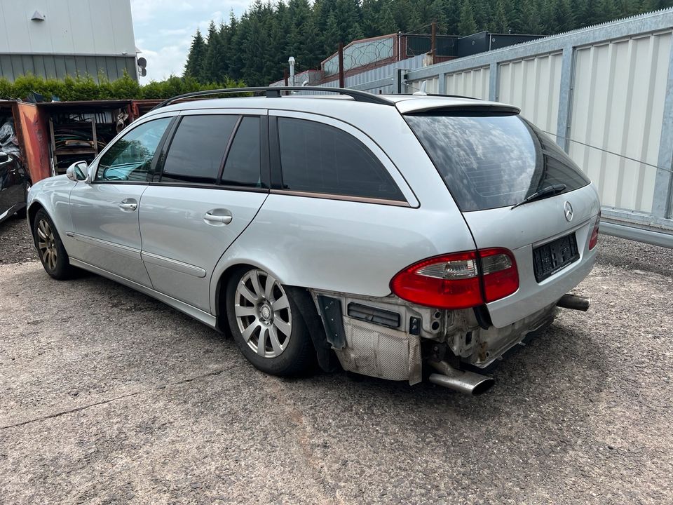 Schlachtfest Mercedes Benz E320 CDI W211 Ersatzteile Teile Facel in Wilnsdorf