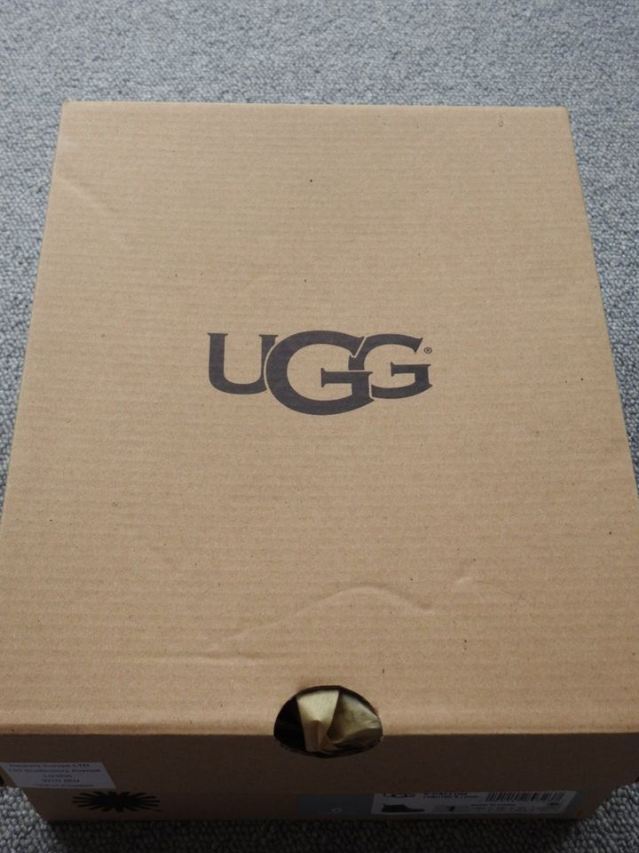 UGG Callum Chelsea Boot Kinder Gr. 32,5 !!!NEU ungetragen!!! in Lehrte