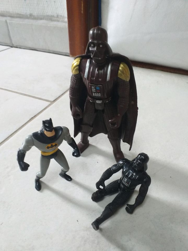 Star Wars Darth Vader Figuren Braun sehr selten   und Batman in Quickborn