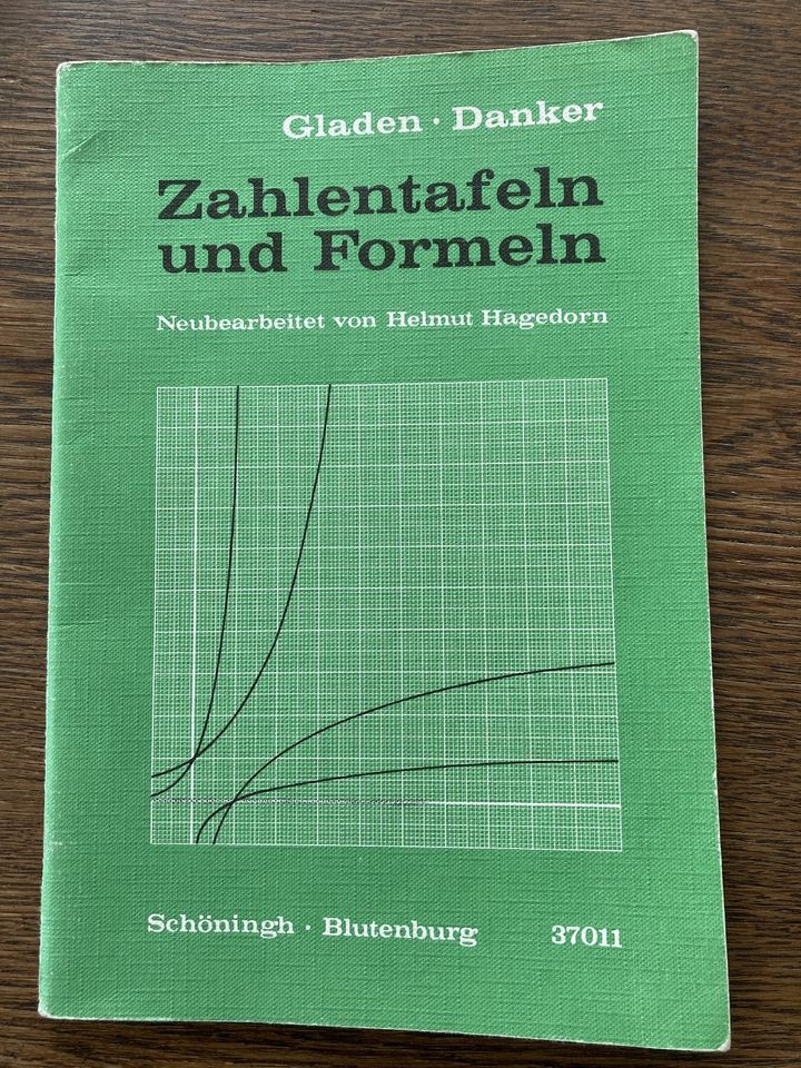 Zahlentafeln und Formeln Mathe Chemie Physik in Cuxhaven