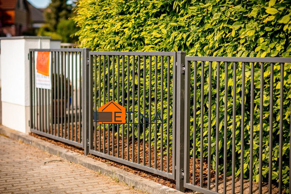 ZAUNFELDER MIT EDELSTAHLELEMENTEN ANTRAZIT in Berlin