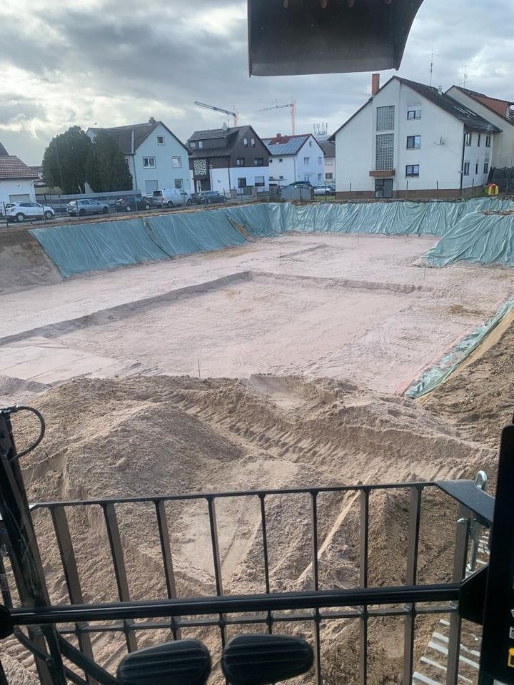 Fundament,Erdarbeiten,Aushub-arbeiten Baggerarbeit-Berliner Verbau in Darmstadt