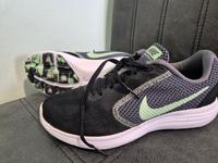 Nike Revolution 3 Schuhe *wie neu* Duisburg - Walsum Vorschau