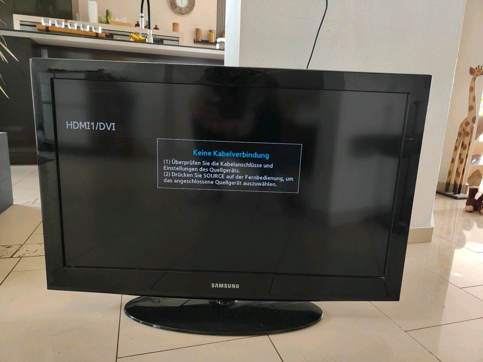 Samsung Fernseher (80cm) in Much