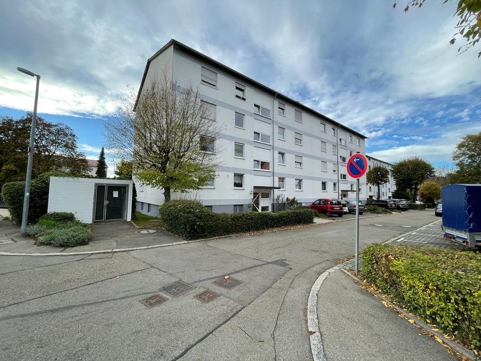 Voll möblierte 1 Zimmer Wohnung mit Balkon und Küche in Stuttgart