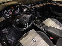 VW Passat 2.0 TDI DSG 4 Motion 2017 Vollausstattung überholt TOP Baden-Württemberg - Freiburg im Breisgau Vorschau