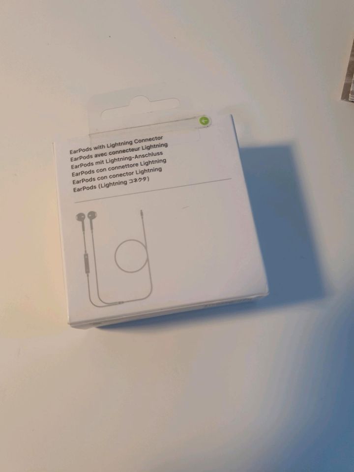 Apple EarPods mit Lightning Connector - neu in Köln