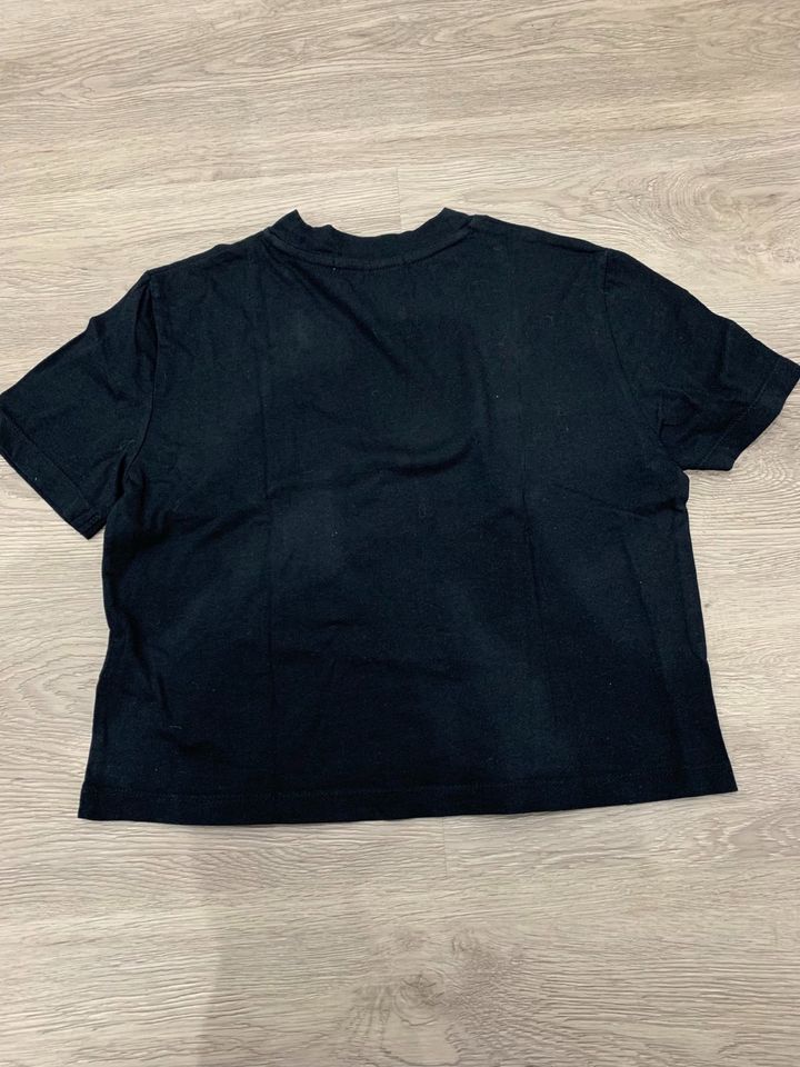 Calvin Klein Jeans T-Shirt schwarz xs cropped original wie neu in Stuttgart