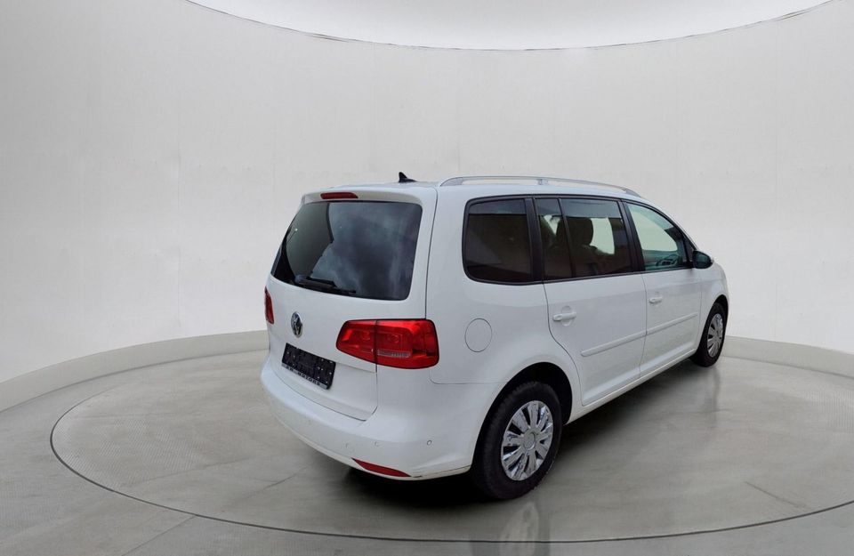 Volkswagen Touran 1.6 TDI Comfortline BlueMotion Automatik in Hermeskeil
