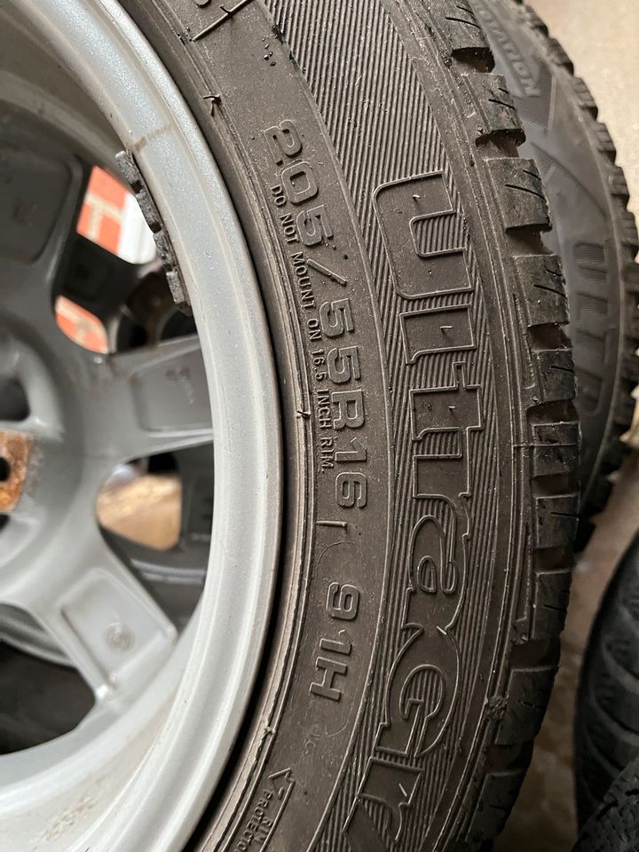 7jx16h2 Alufelgen mit Goodyear Ultragrip Winterreifen 205/55 r16 in Mönchengladbach