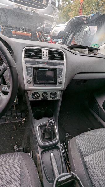 VW Polo 6R TSI 2014 Radio Lenkrad Mittelkonsole Lüftung in