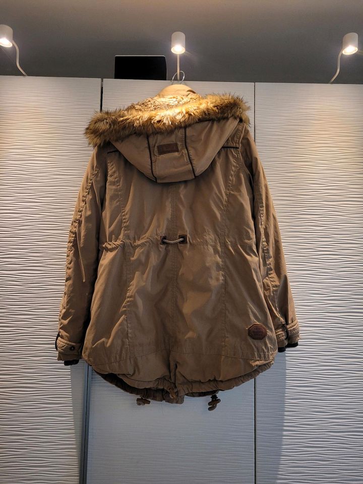 Naketano Damen Winterjacke / Mantel beige - Größe L in Langenhagen