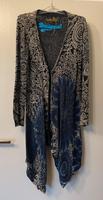 Strickjacke von Desigual mit Blütenmuster Nordrhein-Westfalen - Delbrück Vorschau