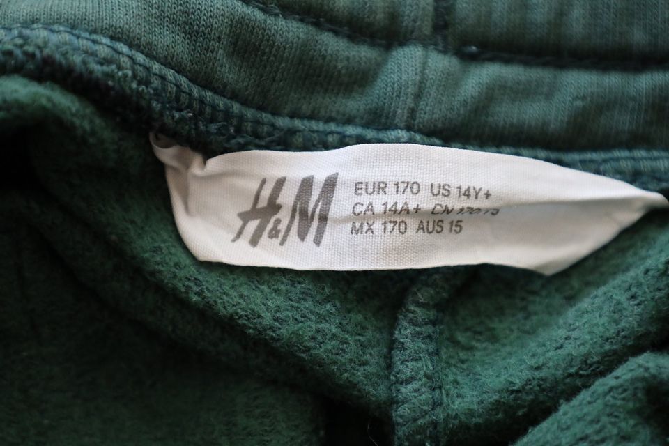 H&M Shorts Gr.170 in Wutöschingen