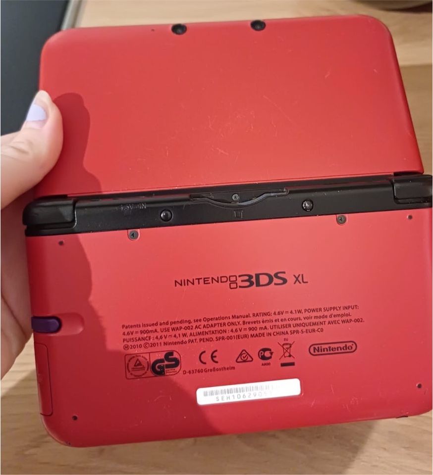 Nintendo 3DS XL rot in Neckargemünd